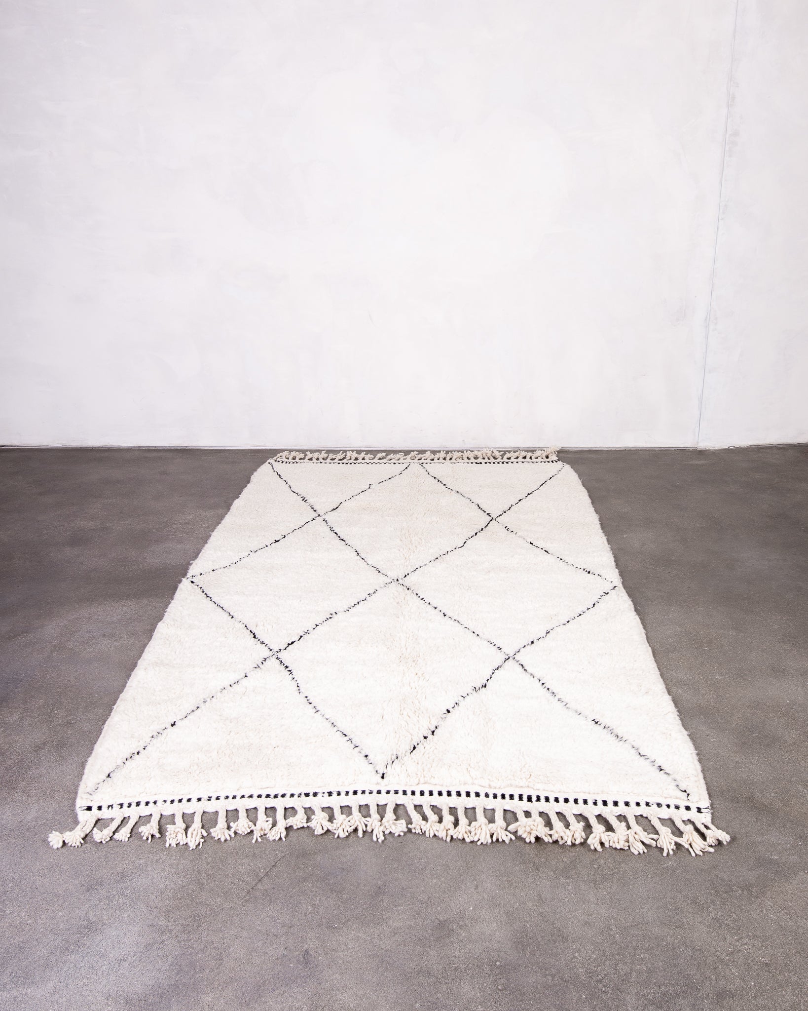Modern designer handcrafted Berber rug from morocco Beniourain with beautiful colors and patterns